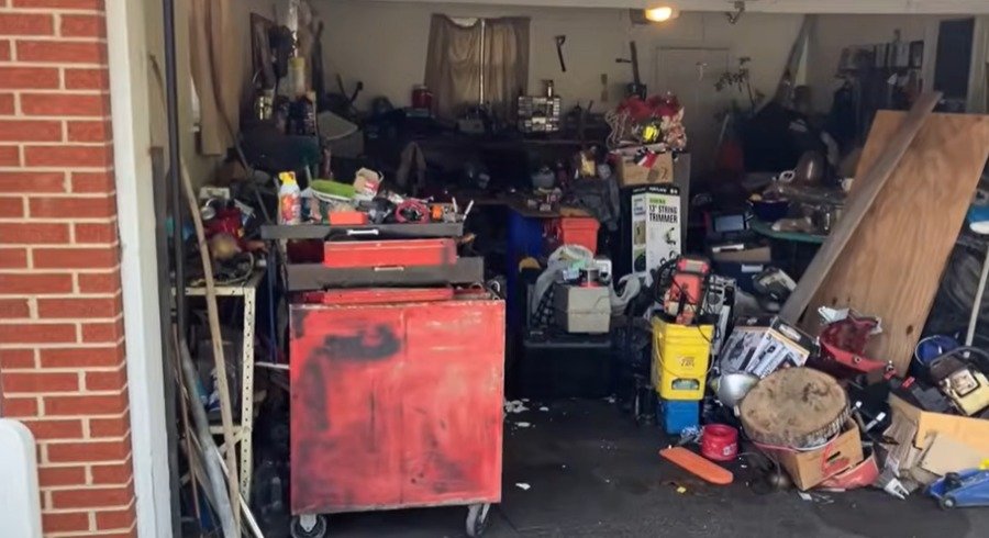 Apartment and rental property turnover junk removal in Hemet, CA
